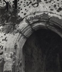 detail poničeného interiéru