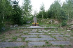 odkrytá podlaha kostela - přední část interiéru