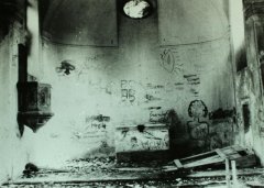 historické foto interiéru kostela