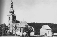 historické foto kostela a kaple