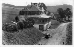 kostel za restaurací