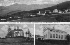 dobová pohlednice vsi s kostelem