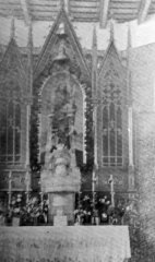 historické foto interiéru kostela