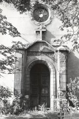 průčelí kaple