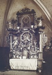 historické foto interiéru kostela - hlavní oltář