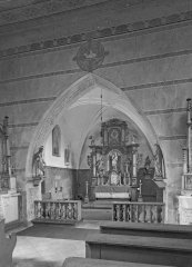 historické foto interiéru kostela  (oltář)