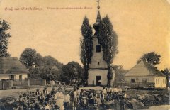 dobová pohlednice vsi s kaplí