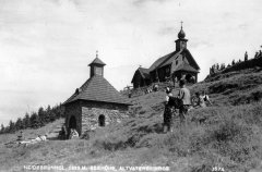 dobová pohlednice s kaplí