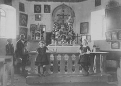 historické foto původního interiéru kamenné kaple