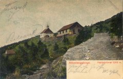 dobová pohlednice s původní kamennou kaplí