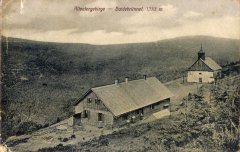 kaple na dobové pohlednici