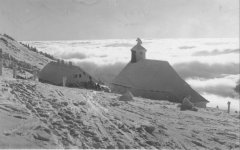 historické foto původní kamenné kaple