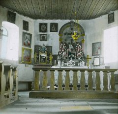 historické foto interiéru původní kamenné kaple