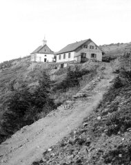 historické foto původní kamenné kaple