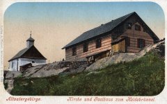 původní kamenná kaple na dobové pohlednici