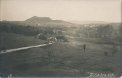 historické foto vsi s kostelem