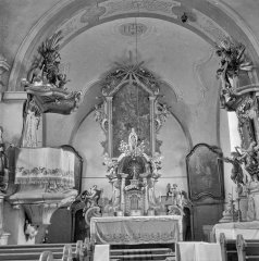 historické foto interiéru kostela
