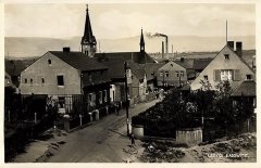 historické foto vsi s kostelem