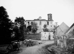 historické foto vypáleného kostela