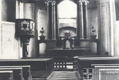 historické foto interiéru kostela - zadní část