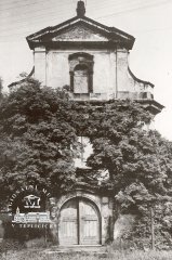 průčelí kostela