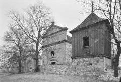 historické foto kostela a zvonice