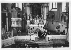 historické foto interiéru kostela