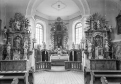 historické foto interiéru kostela - kněžiště