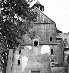 průčelí kostela