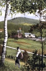historická pohlednice s oběma kostely