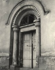 vchod do kaple