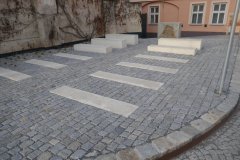 pietní úprava místa, kde kostel stál