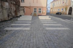pietní úprava místa, kde kostel stál