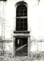 vchod do kostela