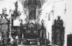 historické foto interiéru kostela (hlavní oltář)