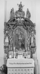 historické foto interiéru kostela (boční oltář)