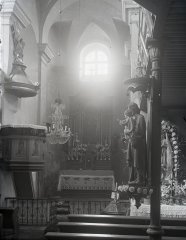 historické foto interiéru kostela