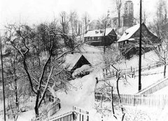 historické foto vsi s kostelem