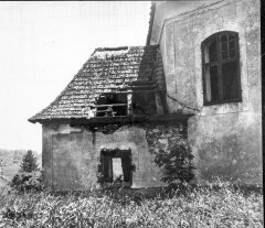 chátrající kostel