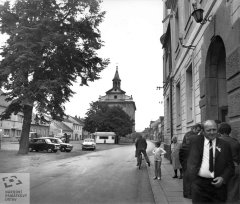 náměstí s kostelem
