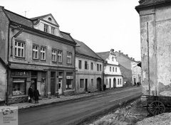 náměstí s kostelem - zcela vpravo