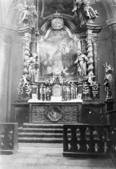 historické foto interiéru kostela - hlavní oltář