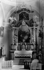 historické foto interiéru kostela - hlavní oltář