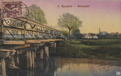 historická pohlednice města s kostelem