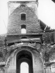 interiér kostela před demolicí (přední část)