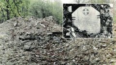 suť kostela po odstřelu, v pravém rohu jedna část pomníku padlých v první světové válce