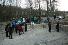 odkrývání základů kostela - pohled do presbytáře
