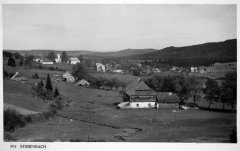 historické foto vsi s kostelem