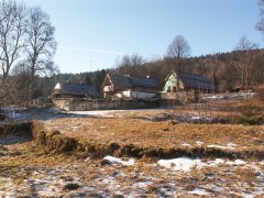 pohled zezadu zprava