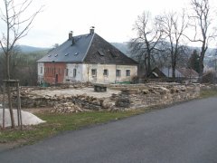 pohled zezadu zleva